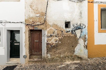 Moradia independente à venda em Évora