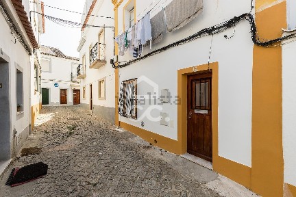 Moradia independente à venda em Évora