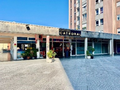 Espaço comercial à venda na Rua Maria Lamas