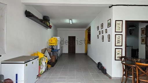 Moradia em banda à venda na Rua Irmão João José