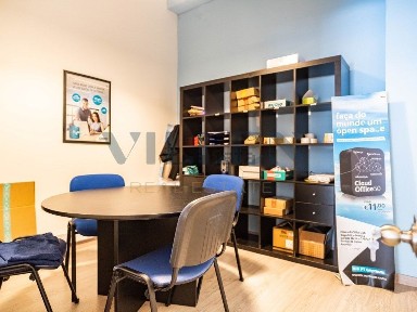 Espaço comercial à venda na Rua de Serpa Pinto