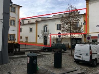 Évora