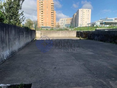 Espaço comercial à venda em Casa da Música