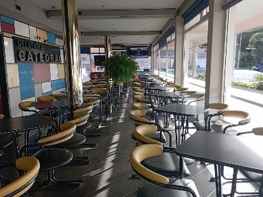 Espaço comercial à venda na Rua Maria Lamas, 73