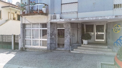 Espaço comercial à venda em Margaride (Santa Eulália) - Várzea - Lagares - Varziela - Moure