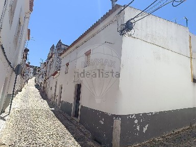 Moradia independente à venda na Avenida Doutor Marques Crespo, 47