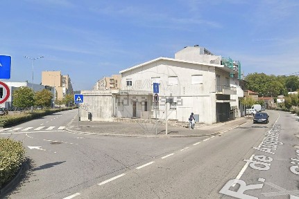 Armazém à venda na Rua de Vilarinho de Baixo