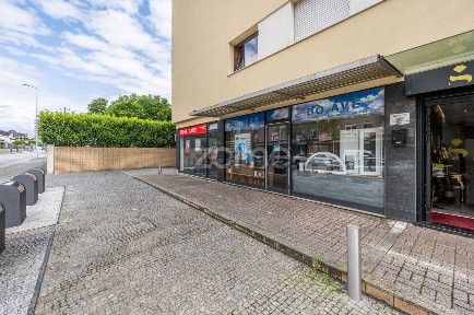 Espaço comercial à venda na Rua Infante Dom Henrique, 307