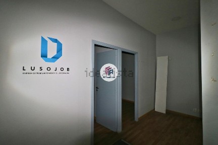 Espaço comercial à venda na Vermoim - Altos