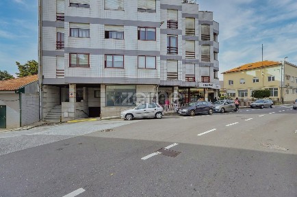 Espaço comercial à venda na Rua Doutor Joaquim Manuel Costa, 443