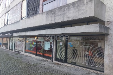 Espaço comercial à venda na Rua Augusto Simões, 659
