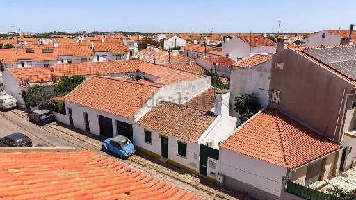 Moradia independente à venda em Bacelo e Senhora da Saúde