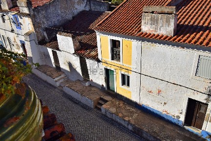 Moradia em banda à venda na Rua do Mfa