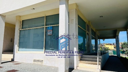 Espaço comercial à venda em Baguim do Monte