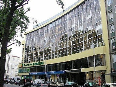 Espaço comercial à venda na Praça de Mouzinho de Albuquerque, 113, 4100-359