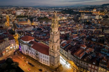 Armazém à venda em Cedofeita