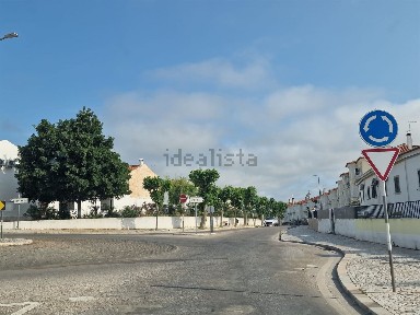 Moradia independente à venda em São Bartolomeu