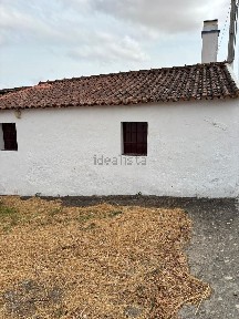 Moradia independente à venda em Santiago Maior