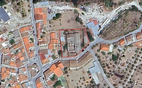 Casa de aldeia à venda na Rua da Ilha