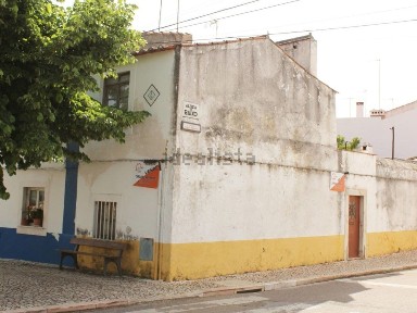 Moradia independente à venda em Aldeia de Baixo