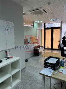 Espaço comercial à venda na Rua de Cunha Júnior, 69 b