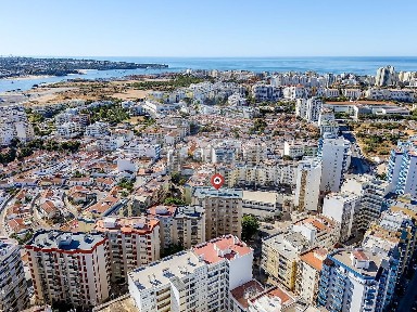 Apartamento T3 à venda na Rua Jaime Palhinha