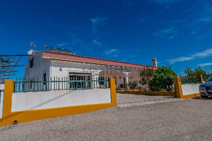 Quinta à venda em Monte das Cardeiras