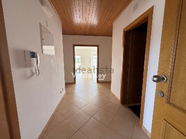 Apartamento T3 à venda na Rua Alberto Iria