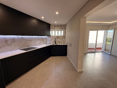 Apartamento T3 à venda na Rua da Pedra s/n