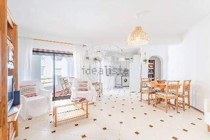 Apartamento T2 à venda na Rua Jaime Palhinha