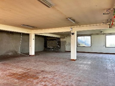Espaço comercial à venda em Lever