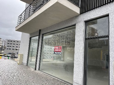 Espaço comercial à venda na Rua do Pinheiro s/n