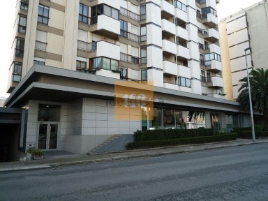Espaço comercial à venda na Rua de São Brás