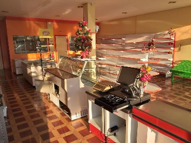 Espaço comercial à venda na Rua Airosa, 215