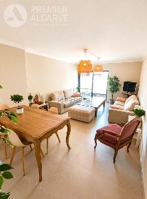 Apartamento T3 à venda na Avenida 5 de Outubro