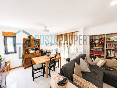 Apartamento T4 à venda na Praça Sérgio Martins