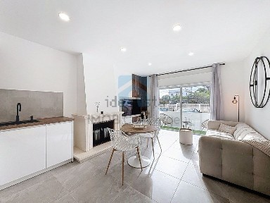 Apartamento T0 à venda na Avenida Infante Dom Henrique, 85