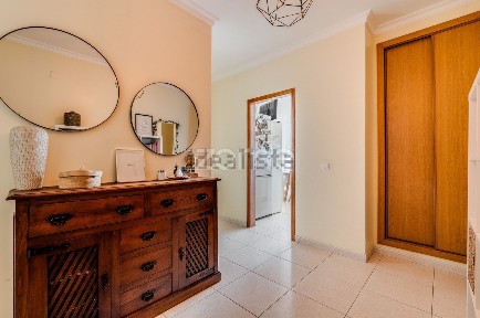 Apartamento T3 à venda na Rua Francisco Sá Carneiro s/n