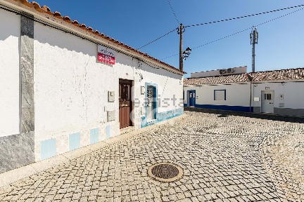 Moradia independente à venda na Rua de São Lourenço, 23