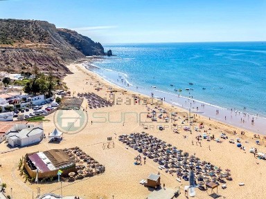 Apartamento T2 à venda na Rua da Praia