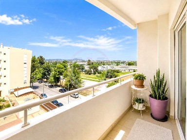 Apartamento T2 à venda na Penha - Vale da Amoreira
