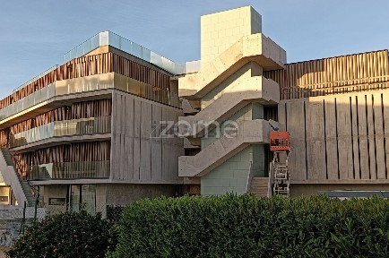 Apartamento T1 à venda na Avenida Infante Dom Henrique s/n