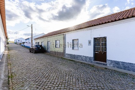 Moradia em banda à venda em São Manços e São Vicente do Pigeiro