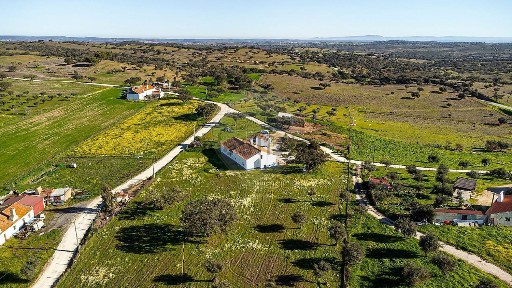 Quinta à venda em Santiago Maior
