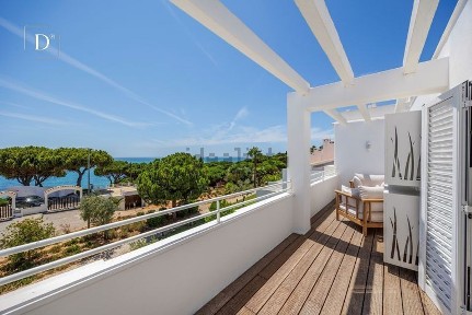 Apartamento T2 à venda no Centro de Olhos de Água