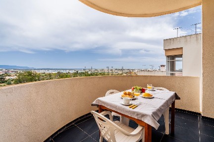 Apartamento T0 à venda na Rua Engenheiro José de Bívar