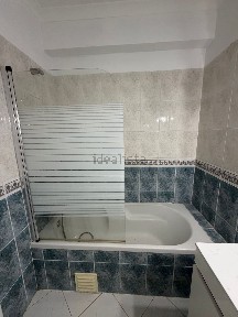 Apartamento T3 à venda na Rua Joaquim Ribeiro