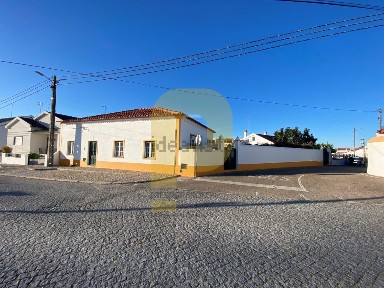 Moradia independente à venda em Mora