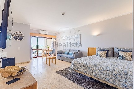 Apartamento T0 à venda na Rua Jaime Palhinha