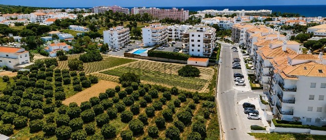 Apartamento T2 à venda no Caminho do Pinhal, 13